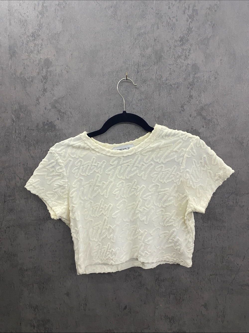Forever 21 Cream Short Sleeve Script Texture Crop Top